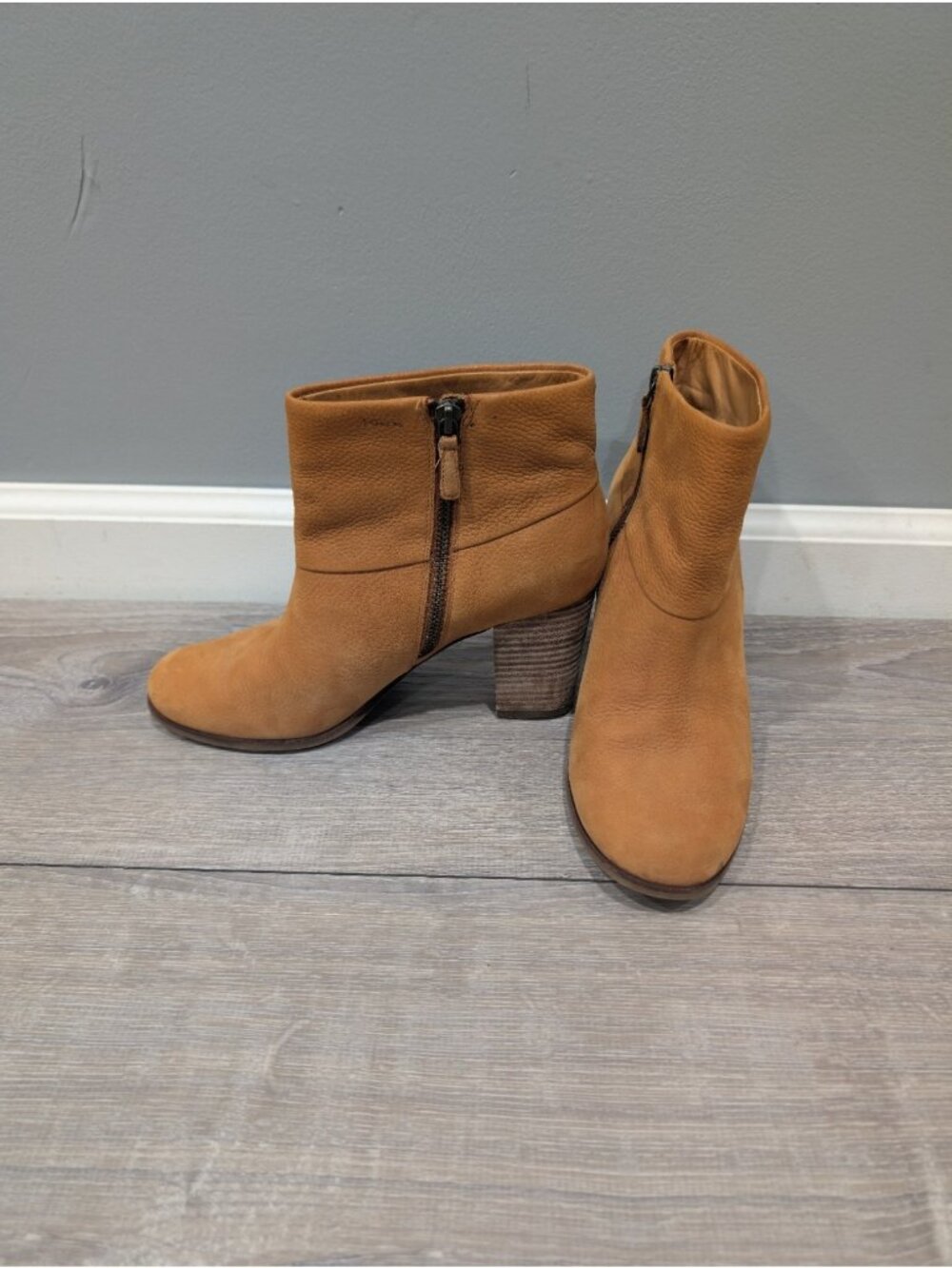 Cole Haan Cassidy Nuback Leather Side Zip Ankle Boots Camel Color Block Heel 8B